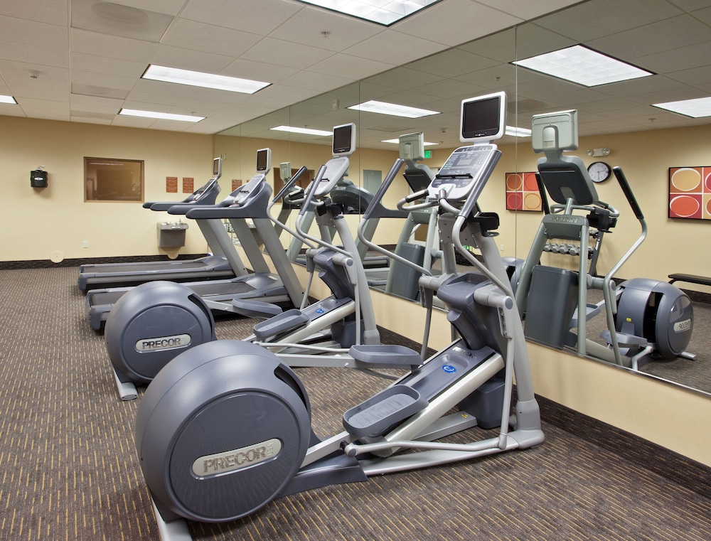 holiday inn and suites oakland airport by ihg