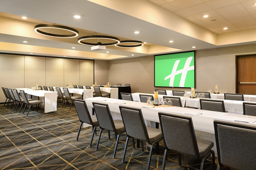 holiday inn and suites oakland airport by ihg