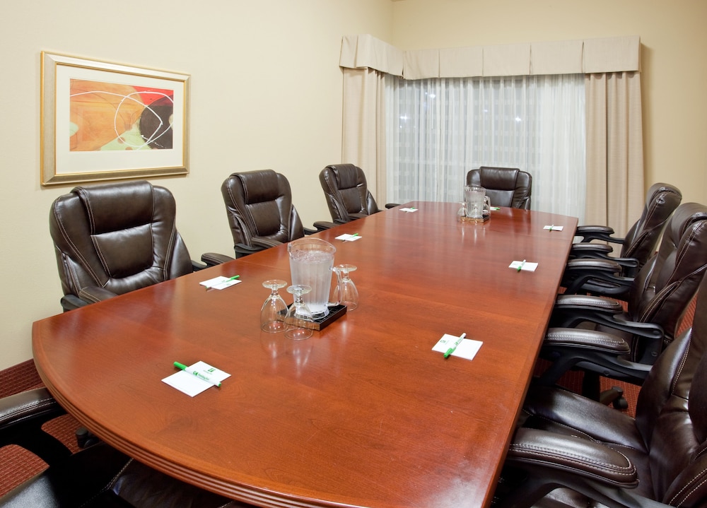 holiday inn and suites oakland airport by ihg