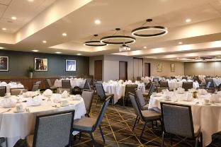 holiday inn and suites oakland airport by ihg