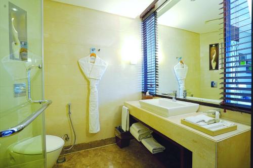 doubletree by hilton gurugram baani square