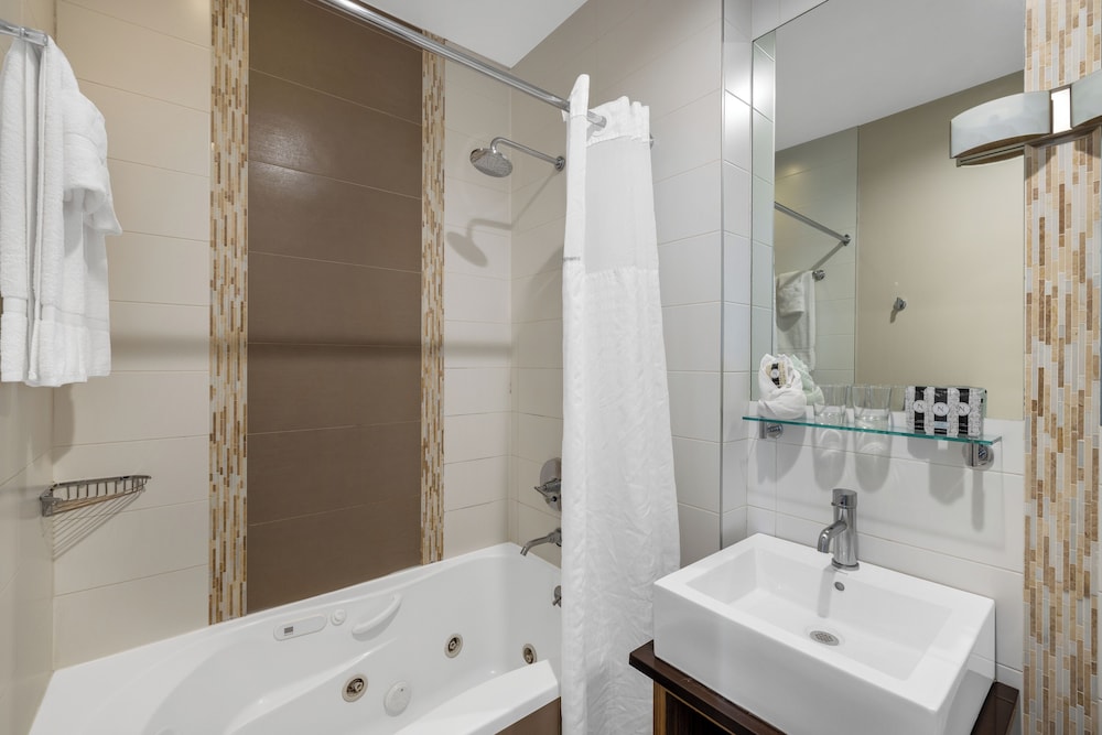 condor hotel by luxurban