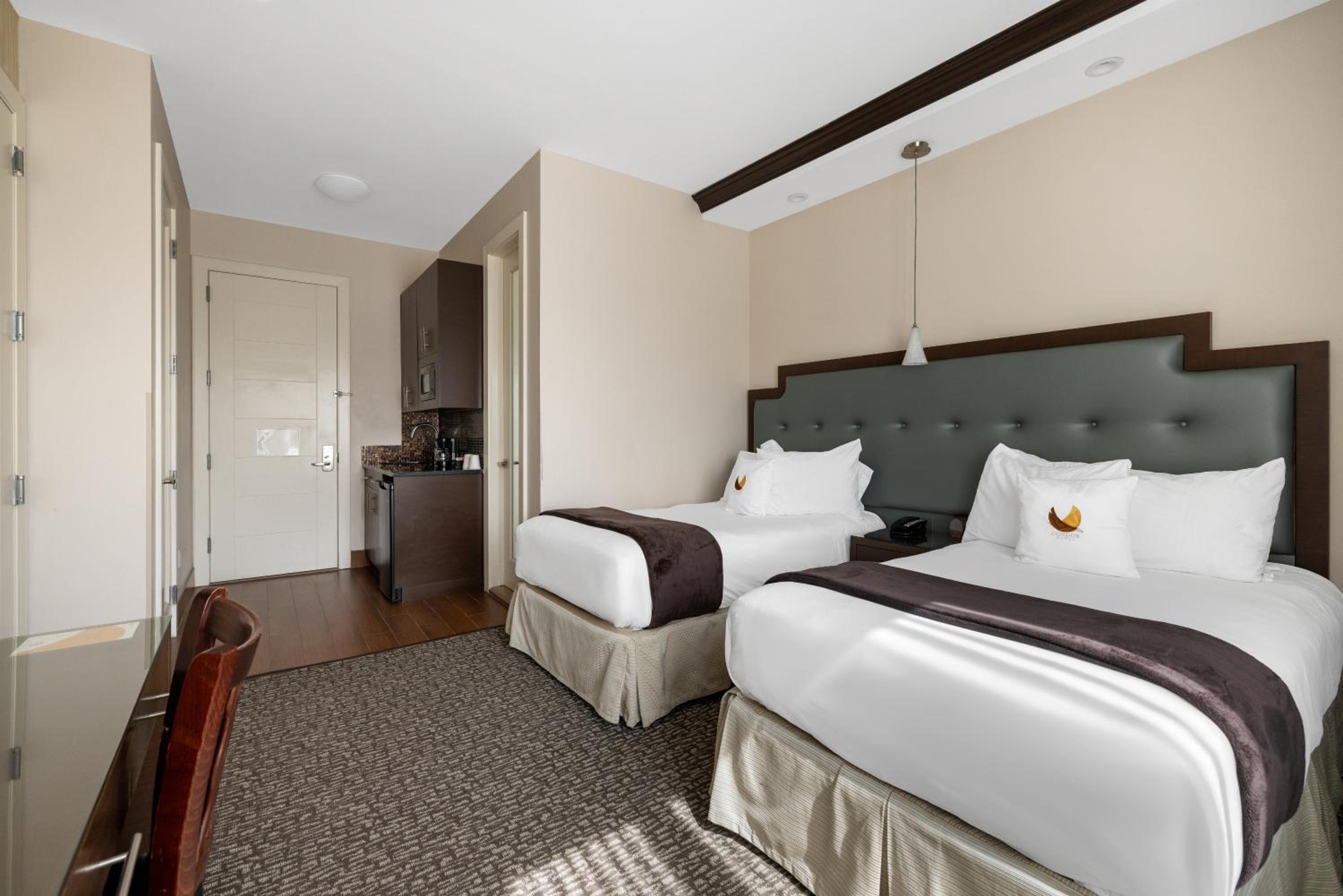 condor hotel by luxurban