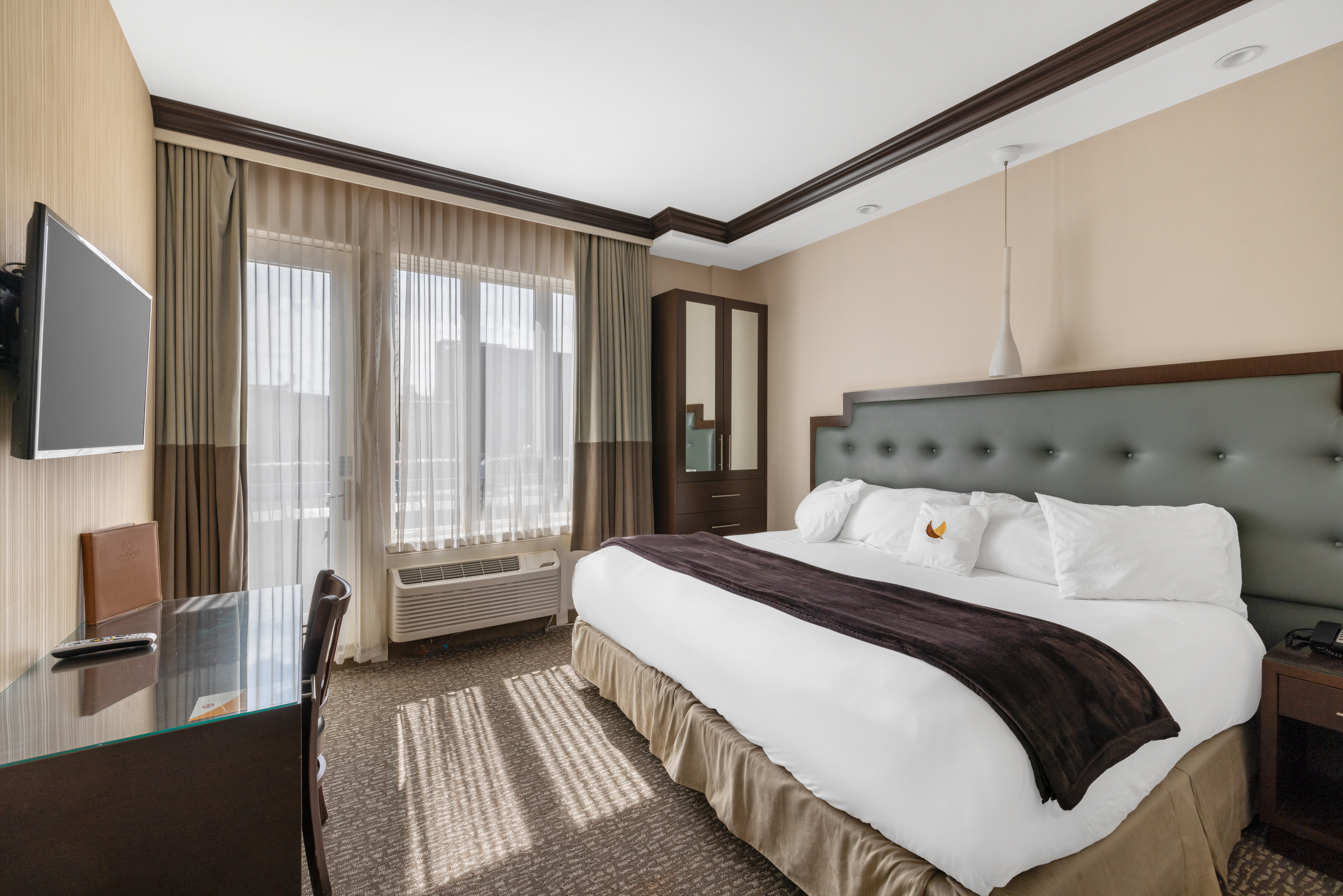 condor hotel by luxurban