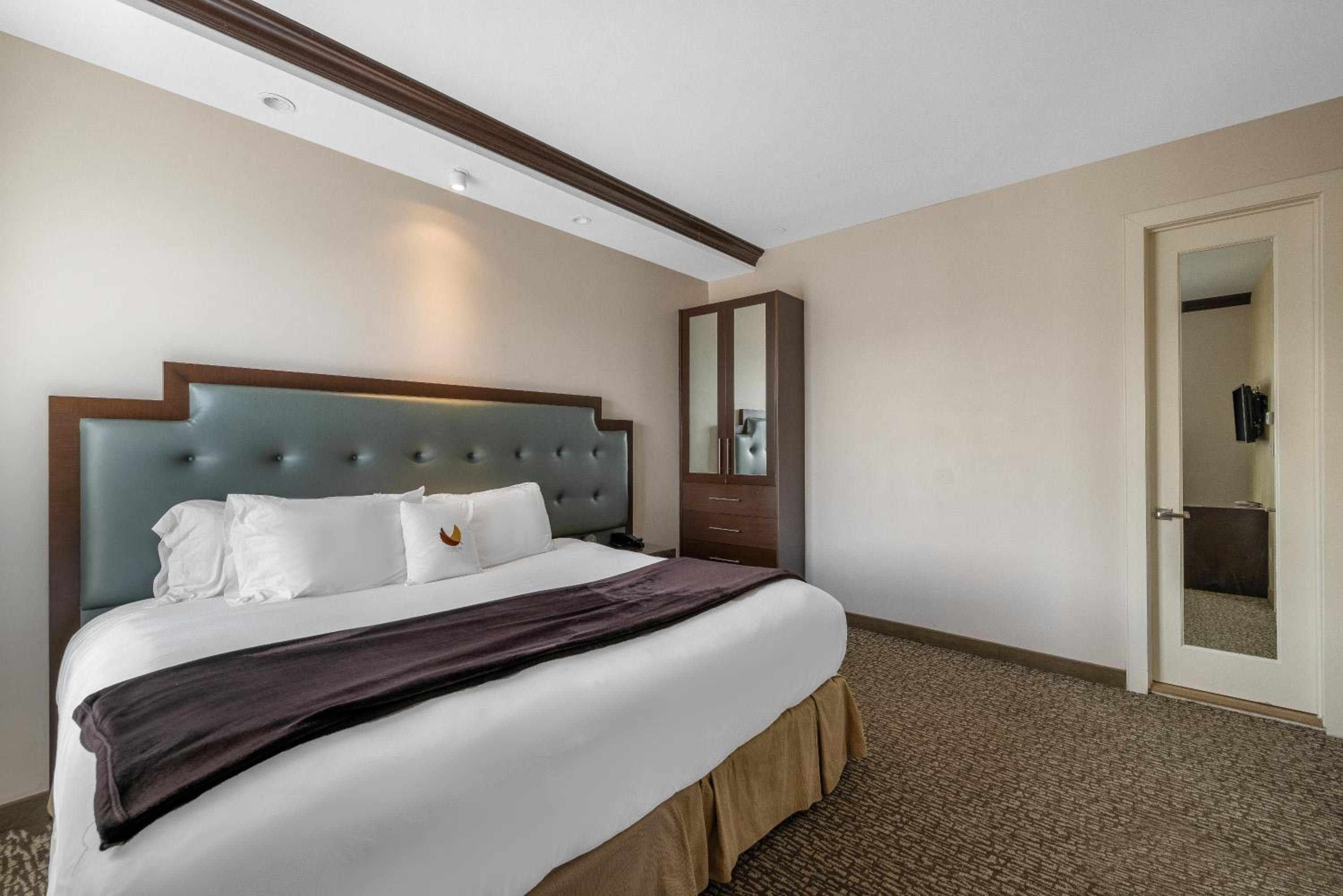 condor hotel by luxurban