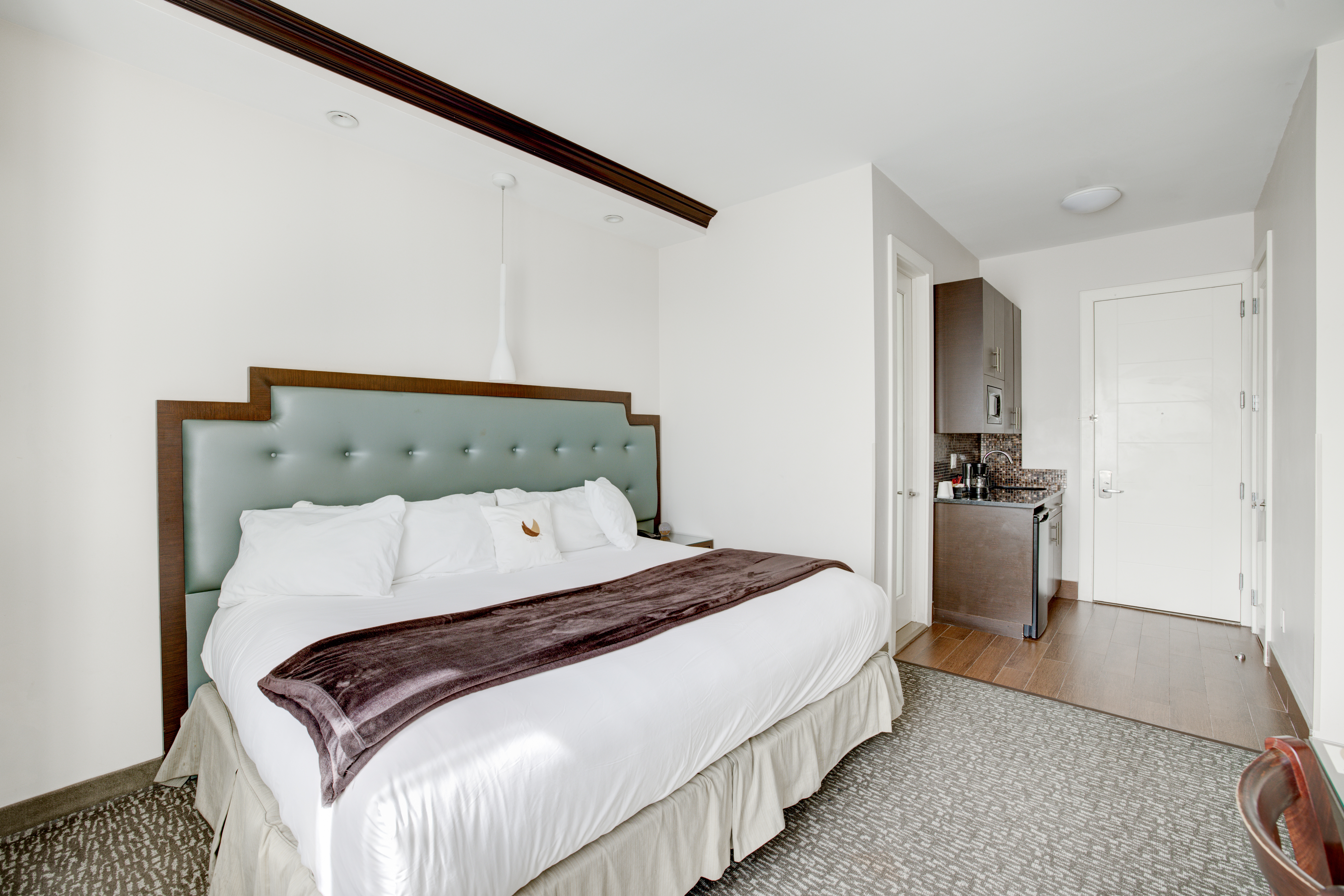 condor hotel by luxurban