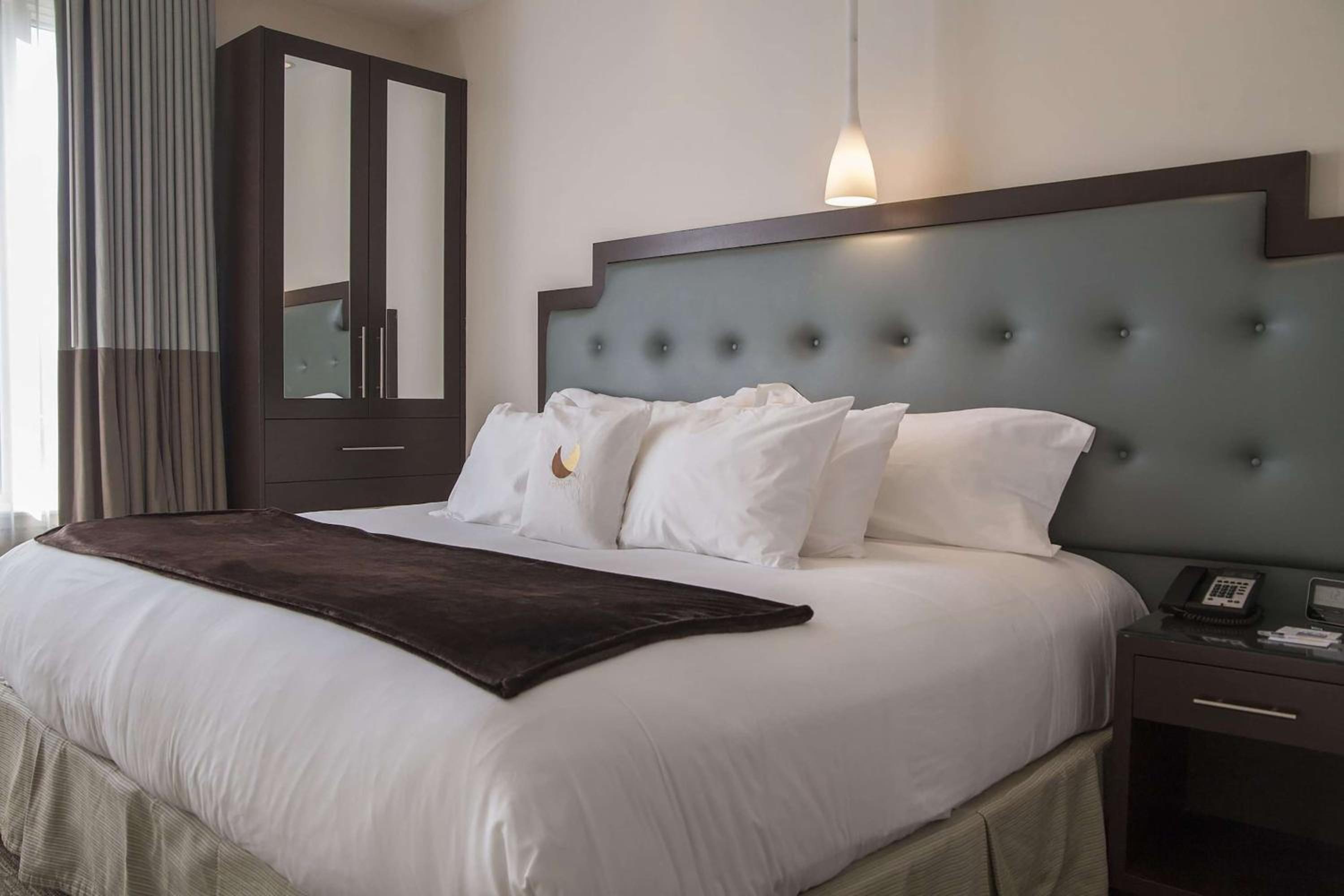 condor hotel by luxurban