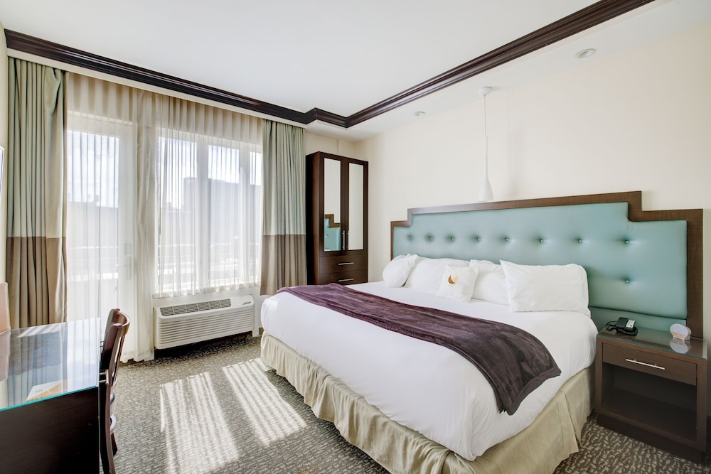 condor hotel by luxurban