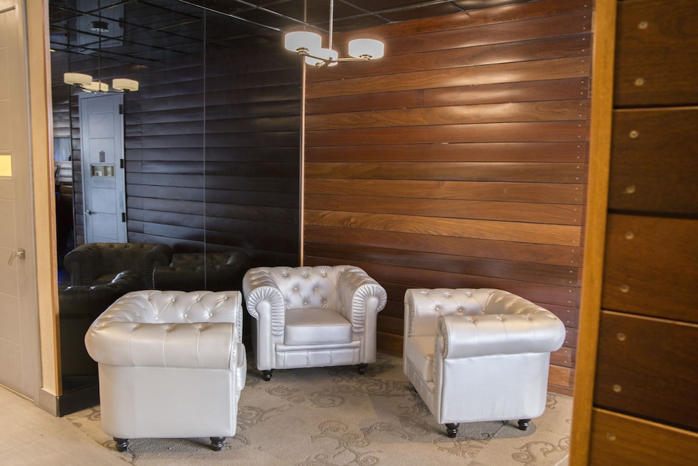 condor hotel by luxurban