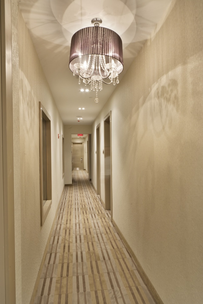 condor hotel by luxurban