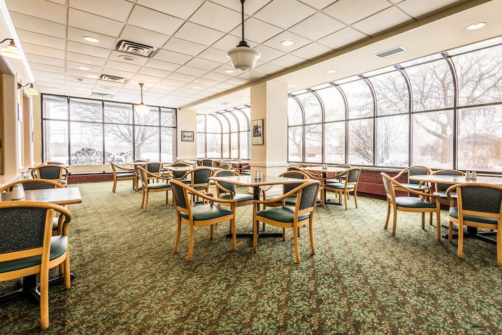 the lux hotel and conference center ascend hotel collection