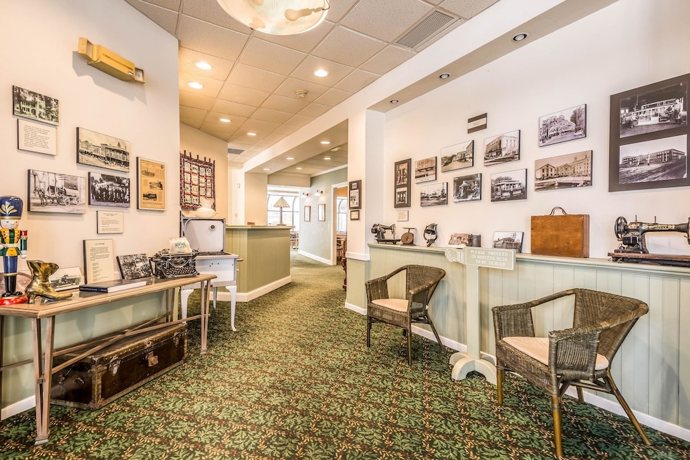 the lux hotel and conference center ascend hotel collection