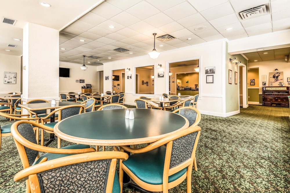 the lux hotel and conference center ascend hotel collection