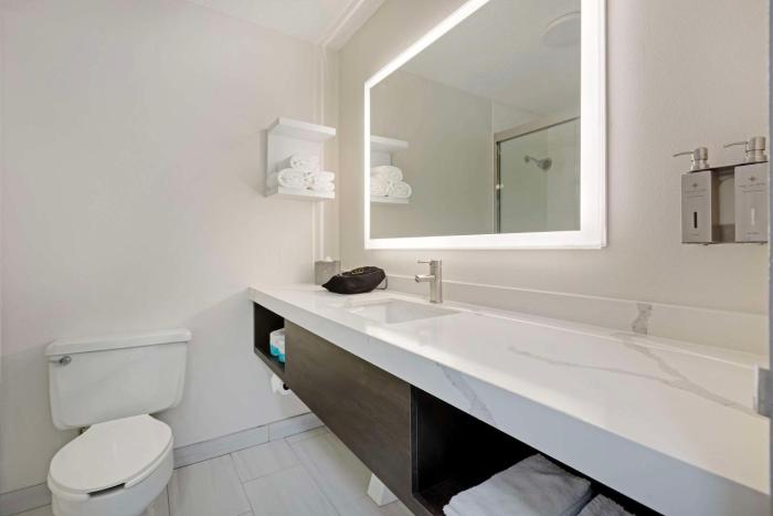 the lux hotel and conference center ascend hotel collection