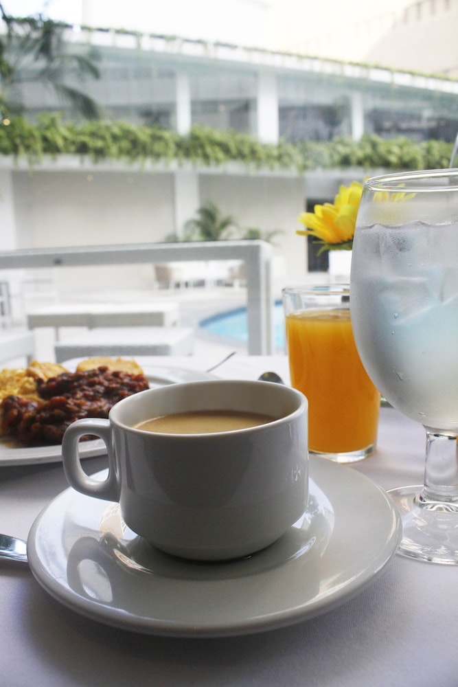renaissance panama city hotel