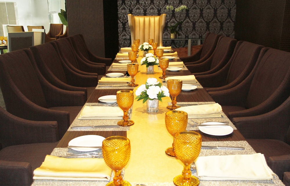 renaissance panama city hotel