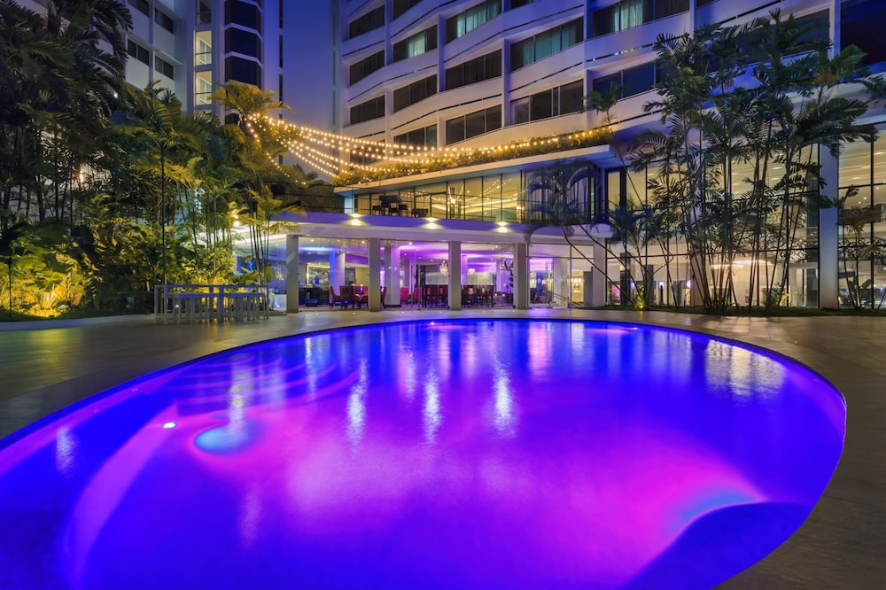 renaissance panama city hotel