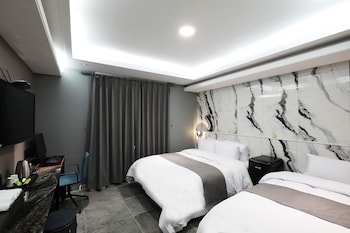 el tower hotel
