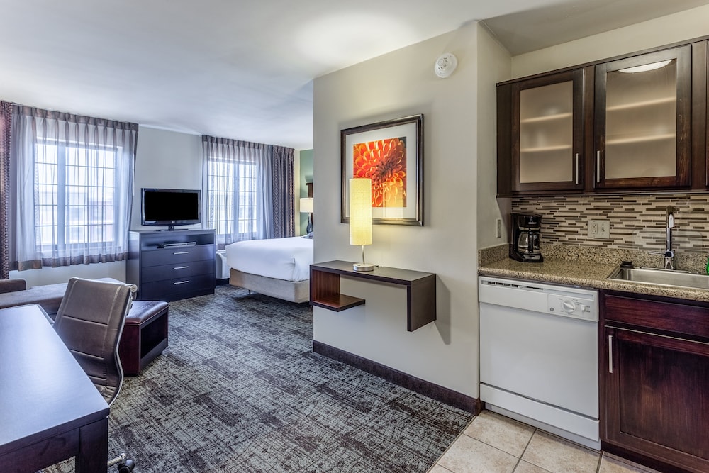 staybridge suites davenport by ihg