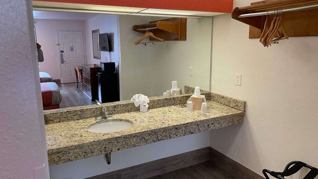 motel 6 pooler ga savannah airport