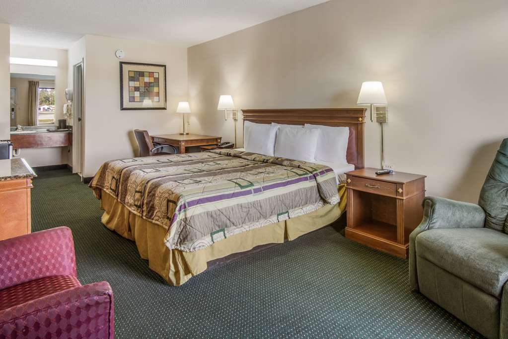 rodeway inn and suites
