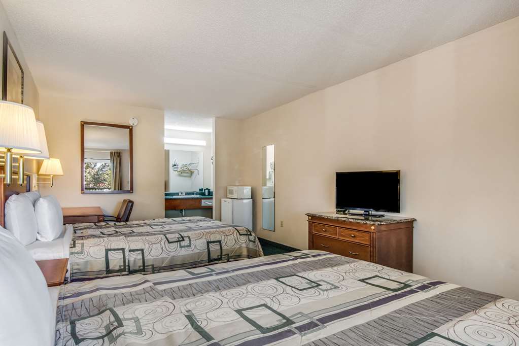 rodeway inn and suites