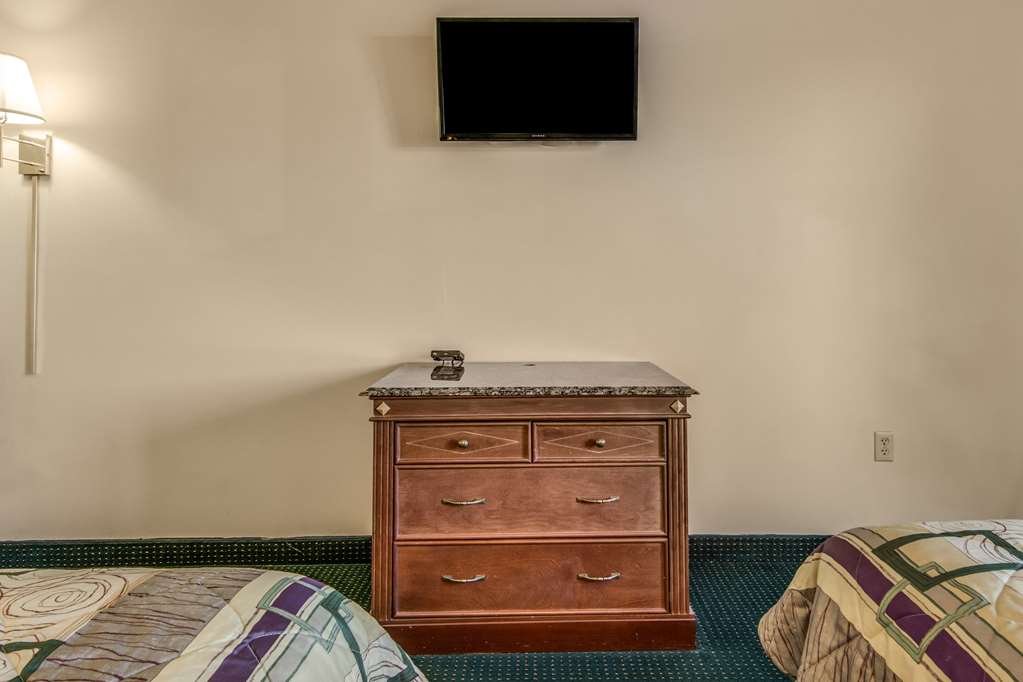 rodeway inn and suites