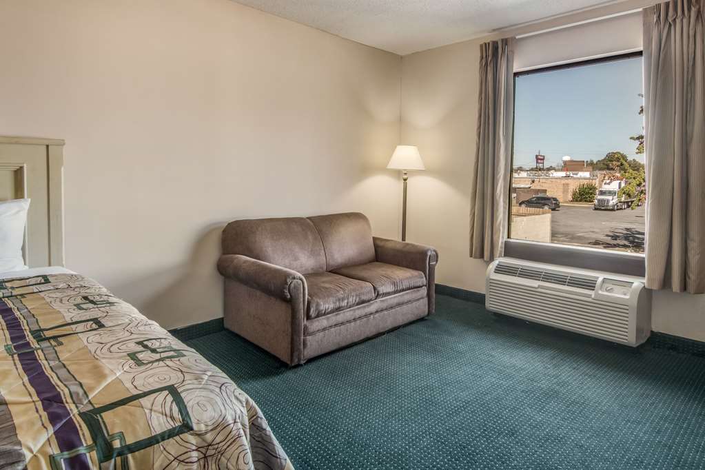 rodeway inn and suites