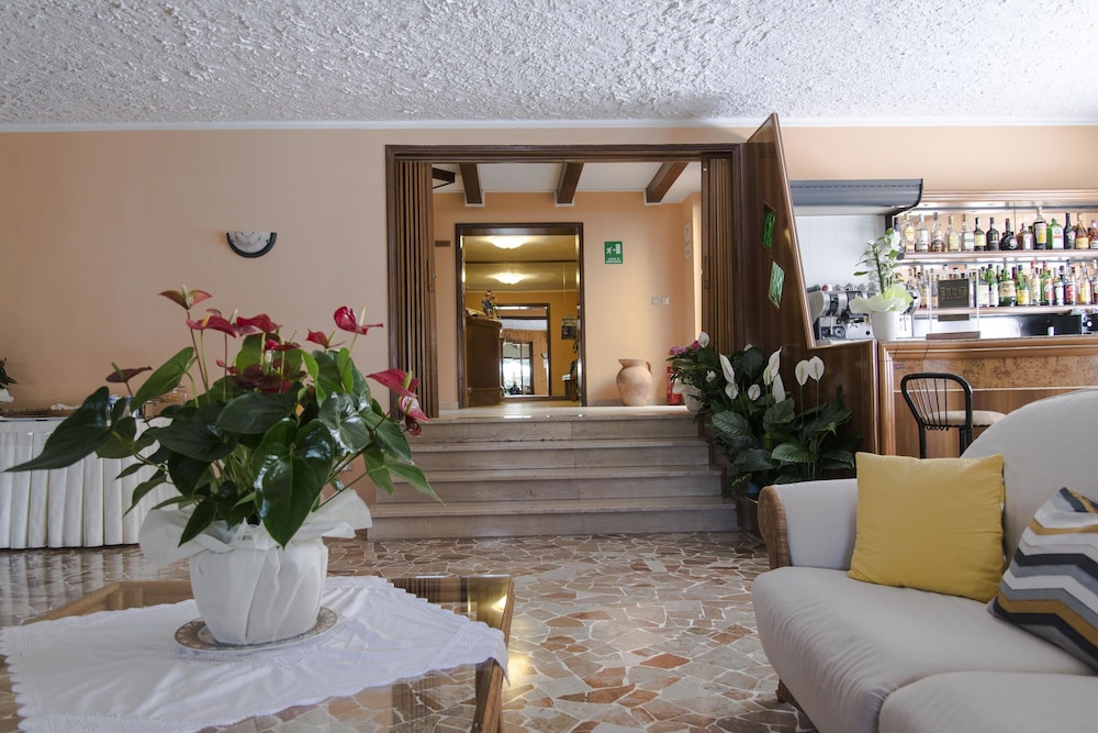 hotel la rosa del tirreno