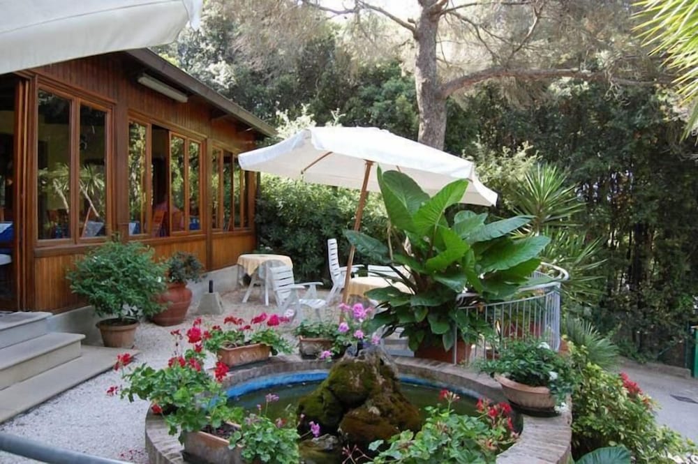 hotel la rosa del tirreno