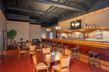 silverland inn and suites
