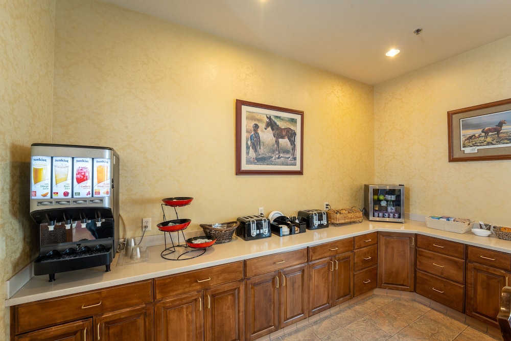 silverland inn and suites