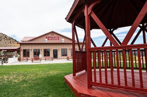 silverland inn and suites
