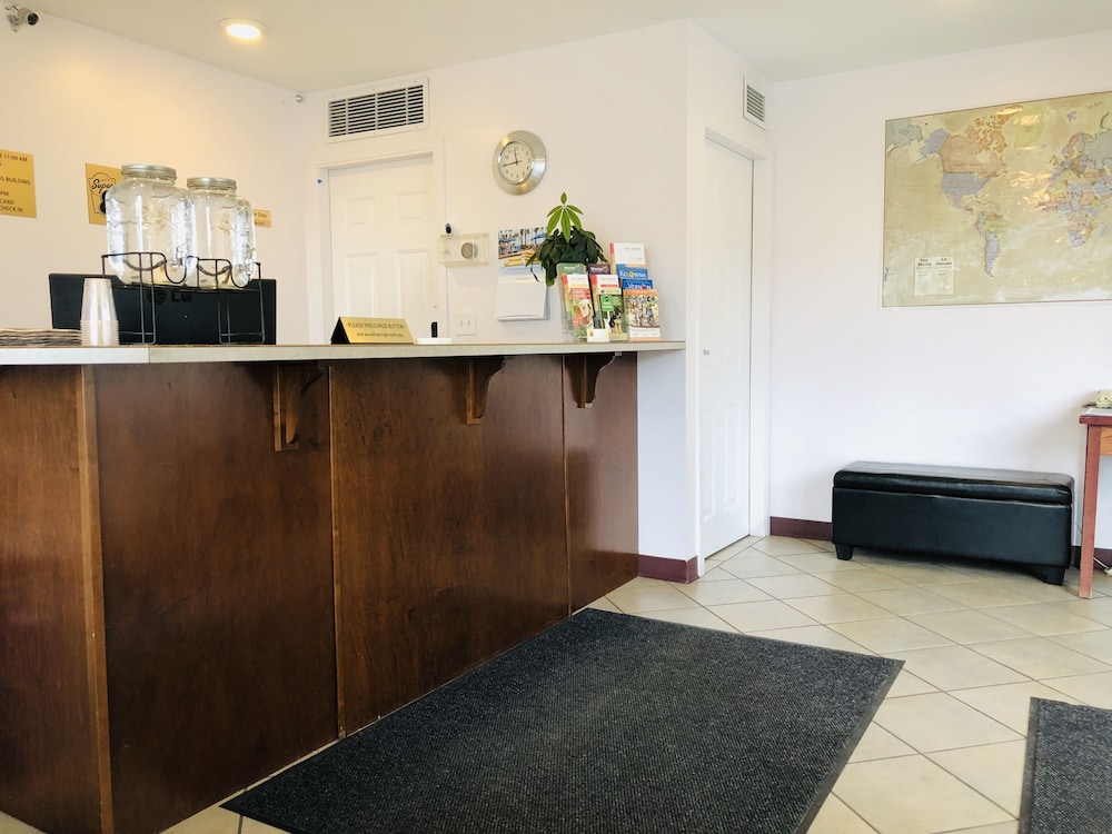 super 8 by wyndham lake country winfield area