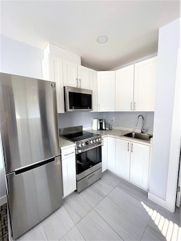 super 8 by wyndham lake country winfield area