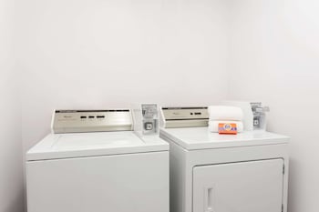 super 8 by wyndham lake country winfield area