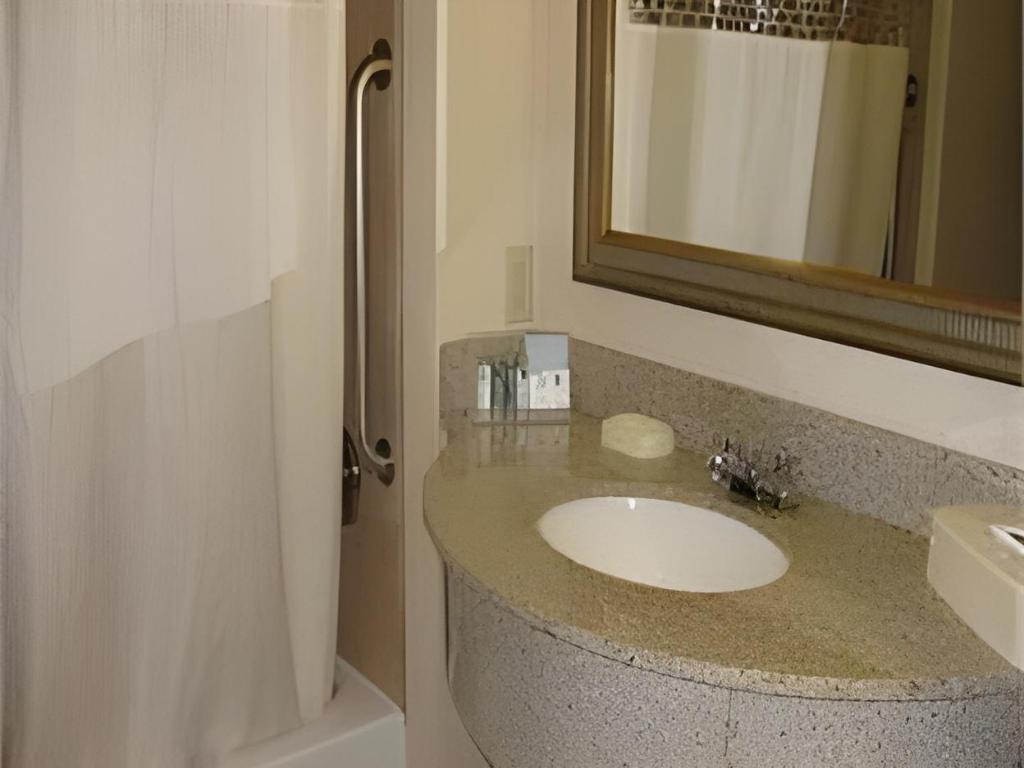 hampton inn and suites denton