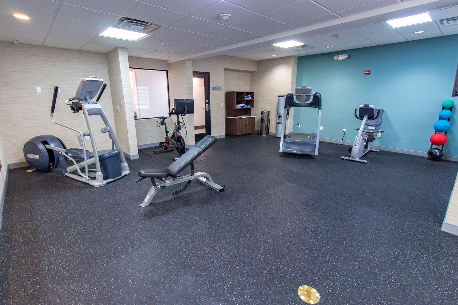 hampton inn and suites denton