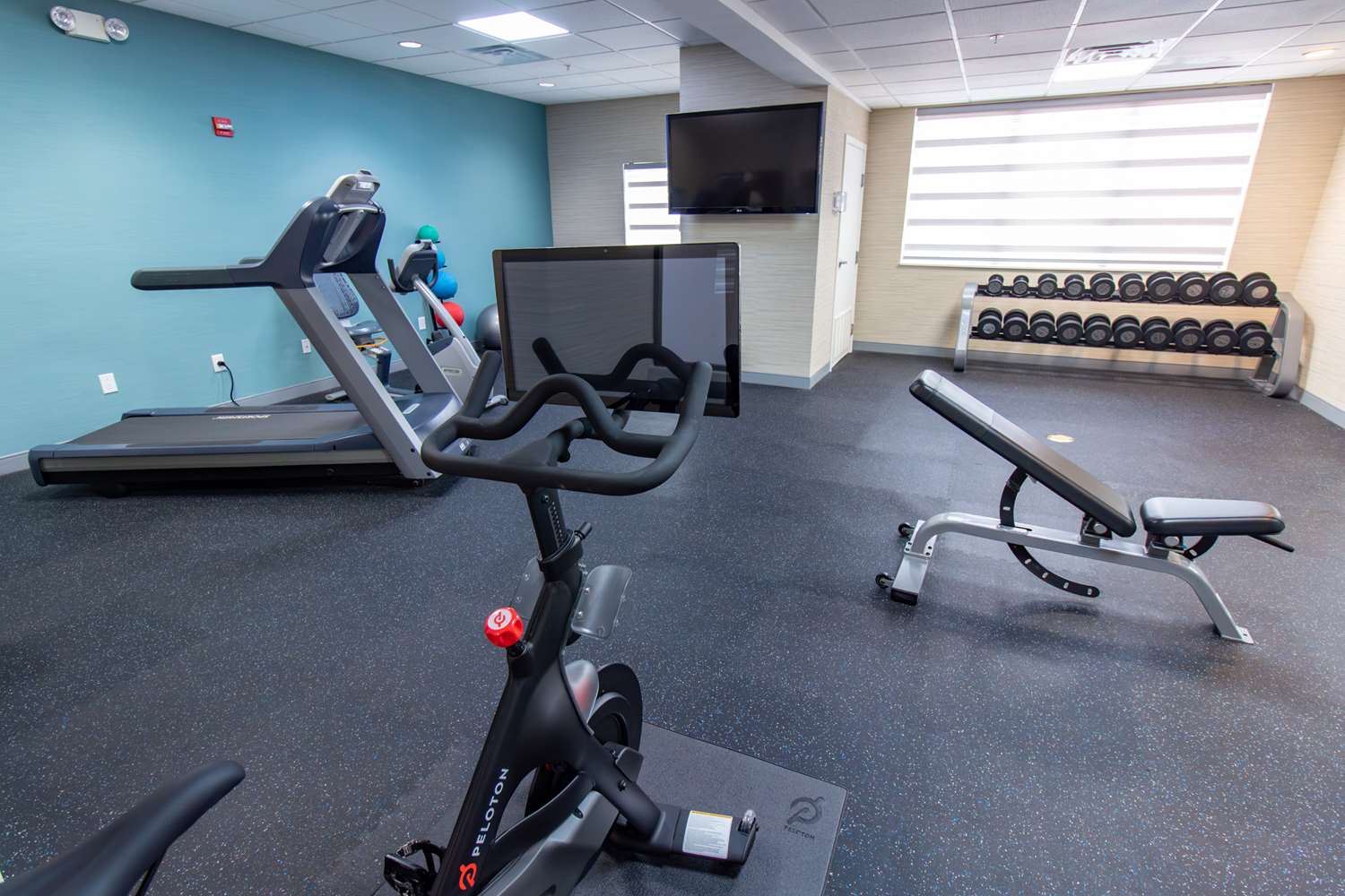 hampton inn and suites denton