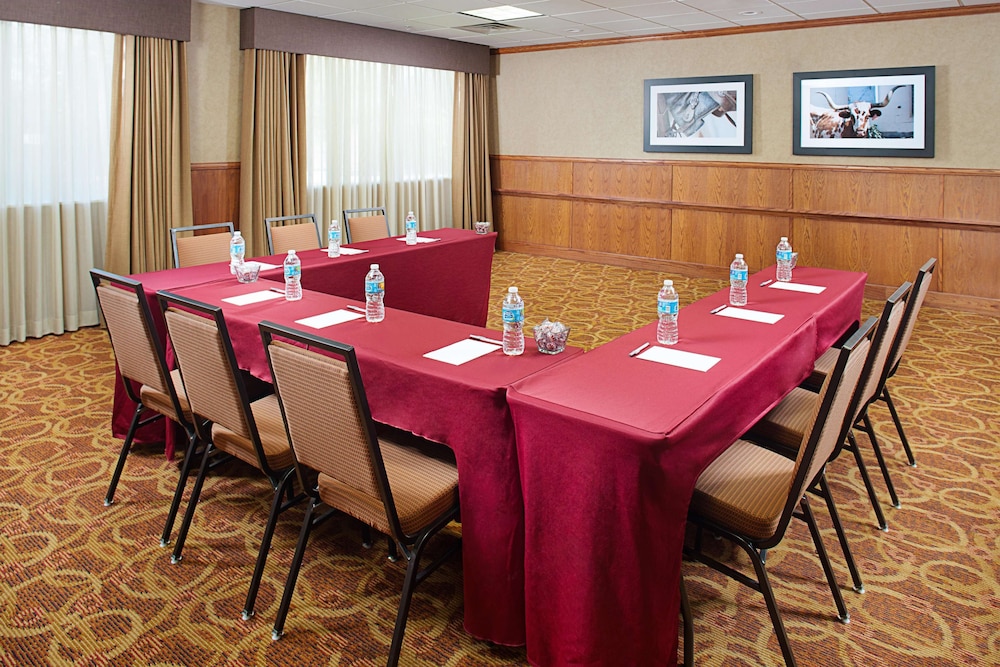 hampton inn and suites denton