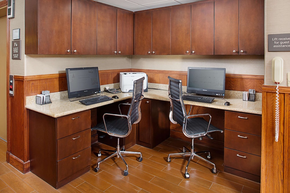 hampton inn and suites denton