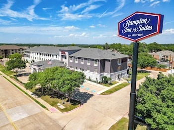 hampton inn and suites denton