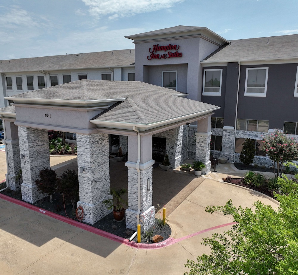 hampton inn and suites denton