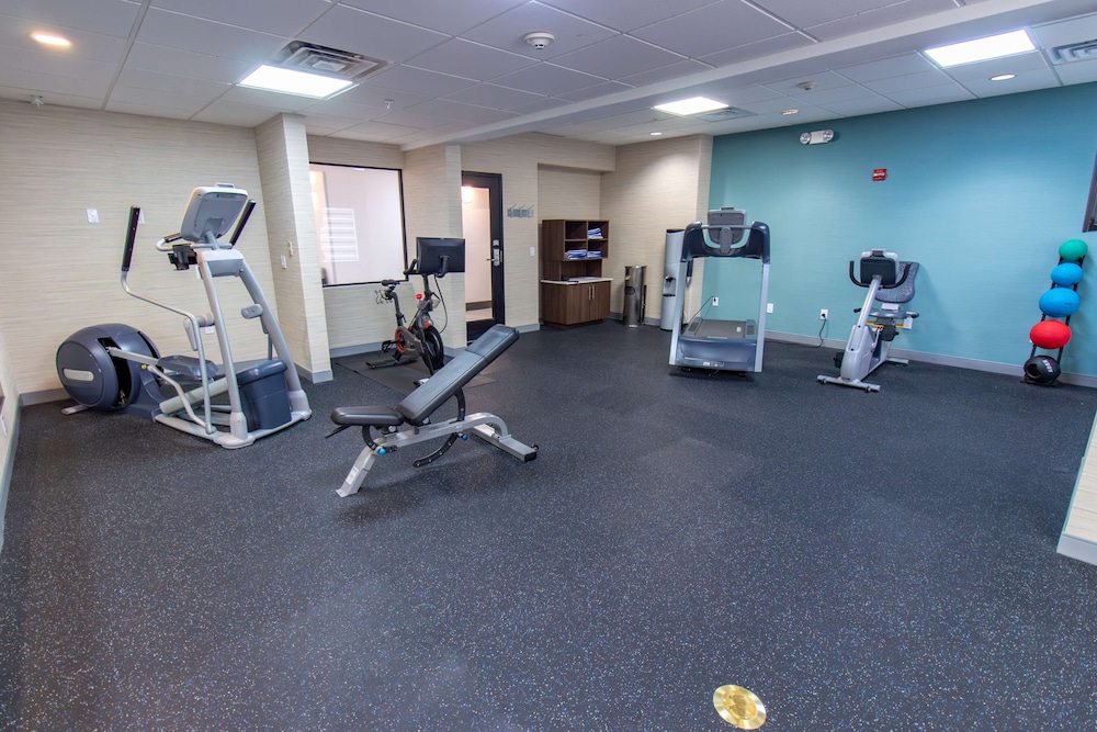 hampton inn and suites denton