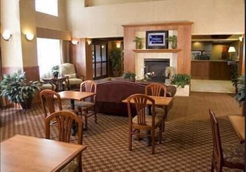 hampton inn and suites denton