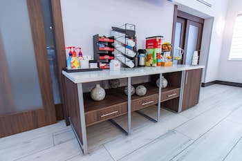 hampton inn and suites denton