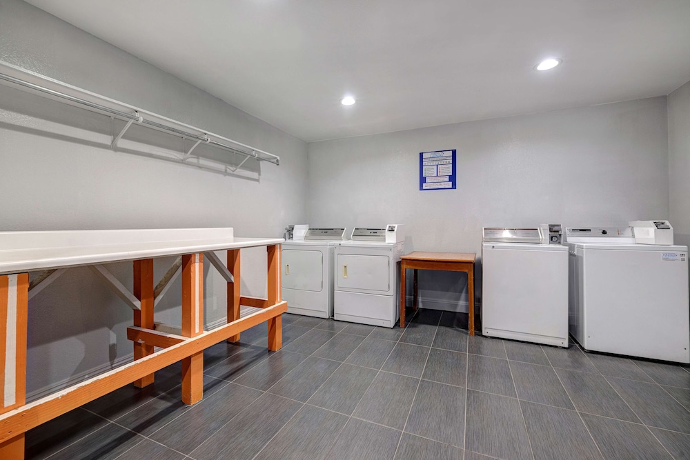 motel 6 buttonwillow ca central