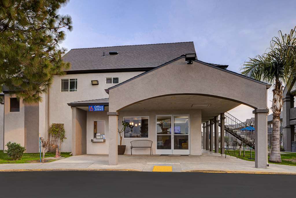 motel 6 buttonwillow ca central