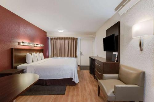 super 8 by wyndham deerfield northbrook