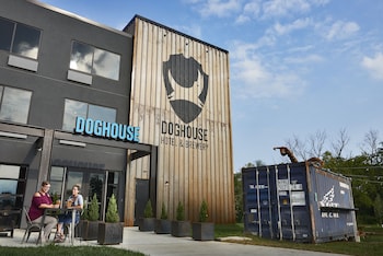 doghouse hotel and brewery